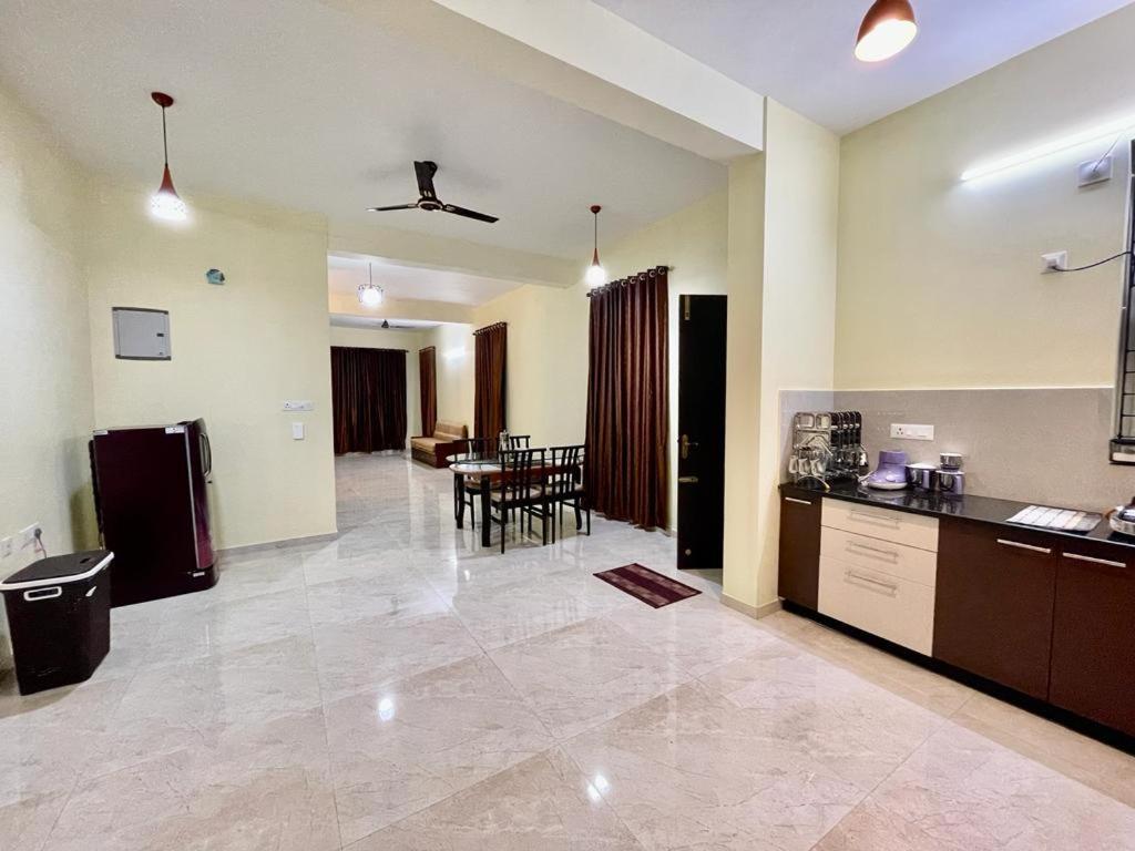 Aikya Kadri #Your Home Away From Home# Non Smoke# Vegetarians Preferred# Strictly For Families Mangalore Buitenkant foto